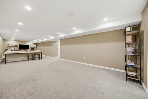 455 16th Avenue S Fargo ND 58103