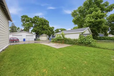 455 16th Avenue S Fargo ND 58103