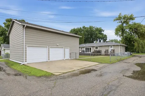455 16th Avenue S Fargo ND 58103