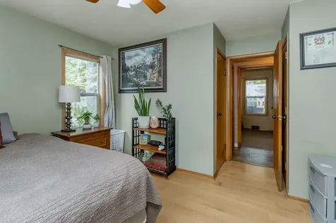 2087 Eldridge Avenue E North Saint Paul MN 55109