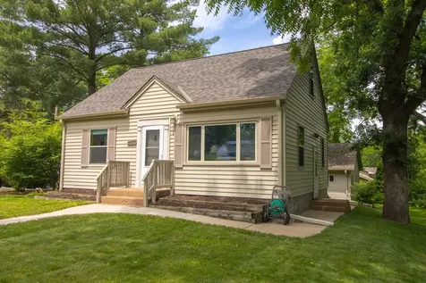 2087 Eldridge Avenue E North Saint Paul MN 55109