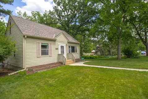 2087 Eldridge Avenue E North Saint Paul MN 55109