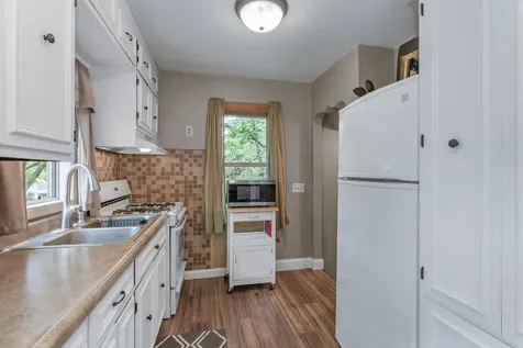 2087 Eldridge Avenue E North Saint Paul MN 55109