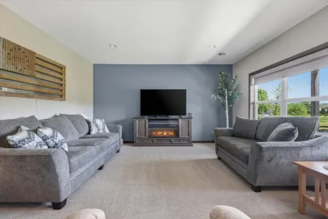 3547 Cove Point Circle NW Prior Lake MN 55372