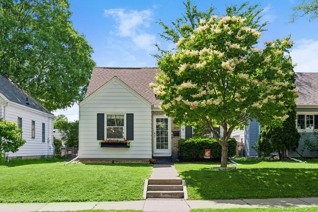 3206 Mckinley Street NE Minneapolis MN 55418