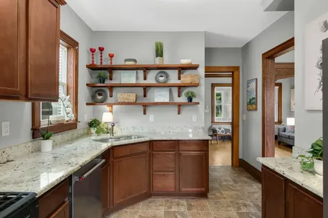 1202 Thomas Avenue Saint Paul MN 55104
