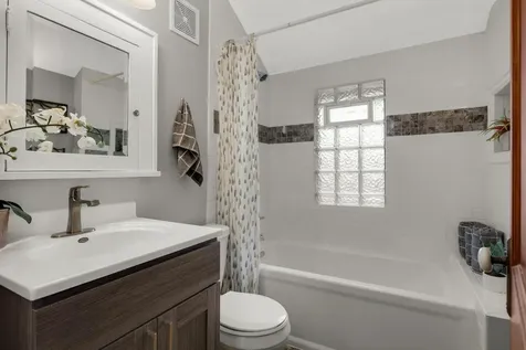 1202 Thomas Avenue Saint Paul MN 55104