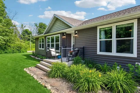 6787 Fairfax Way Faribault MN 55021