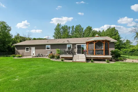 6787 Fairfax Way Faribault MN 55021