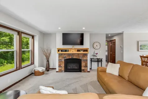 6787 Fairfax Way Faribault MN 55021
