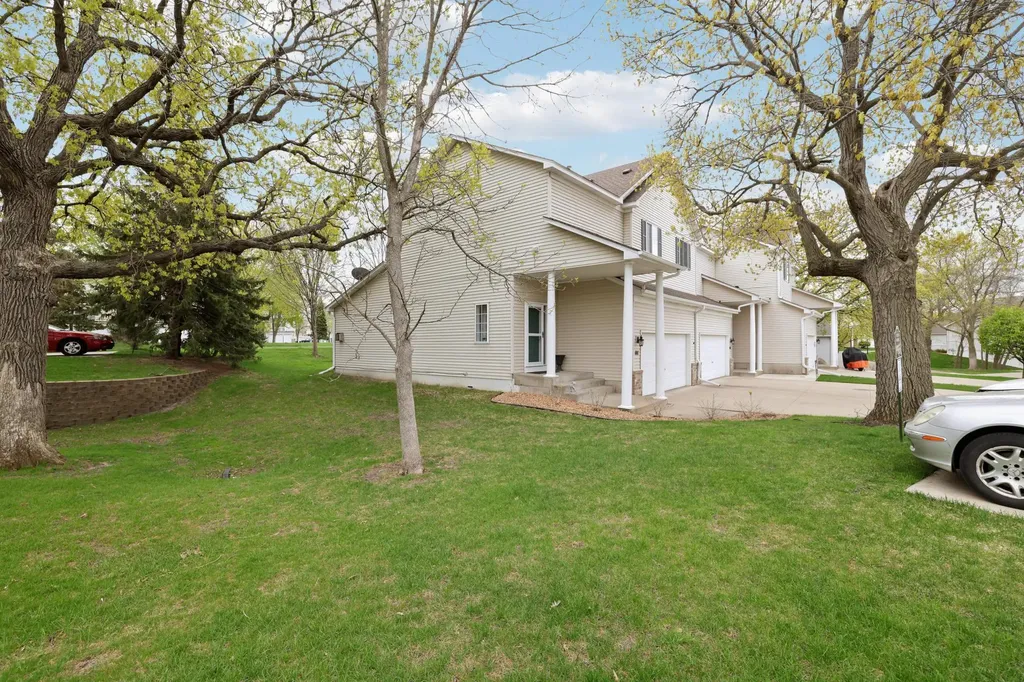 881 Kimberly Lane Chanhassen MN 55317