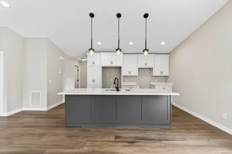 7255 Hawthorne Court North Branch MN 55056