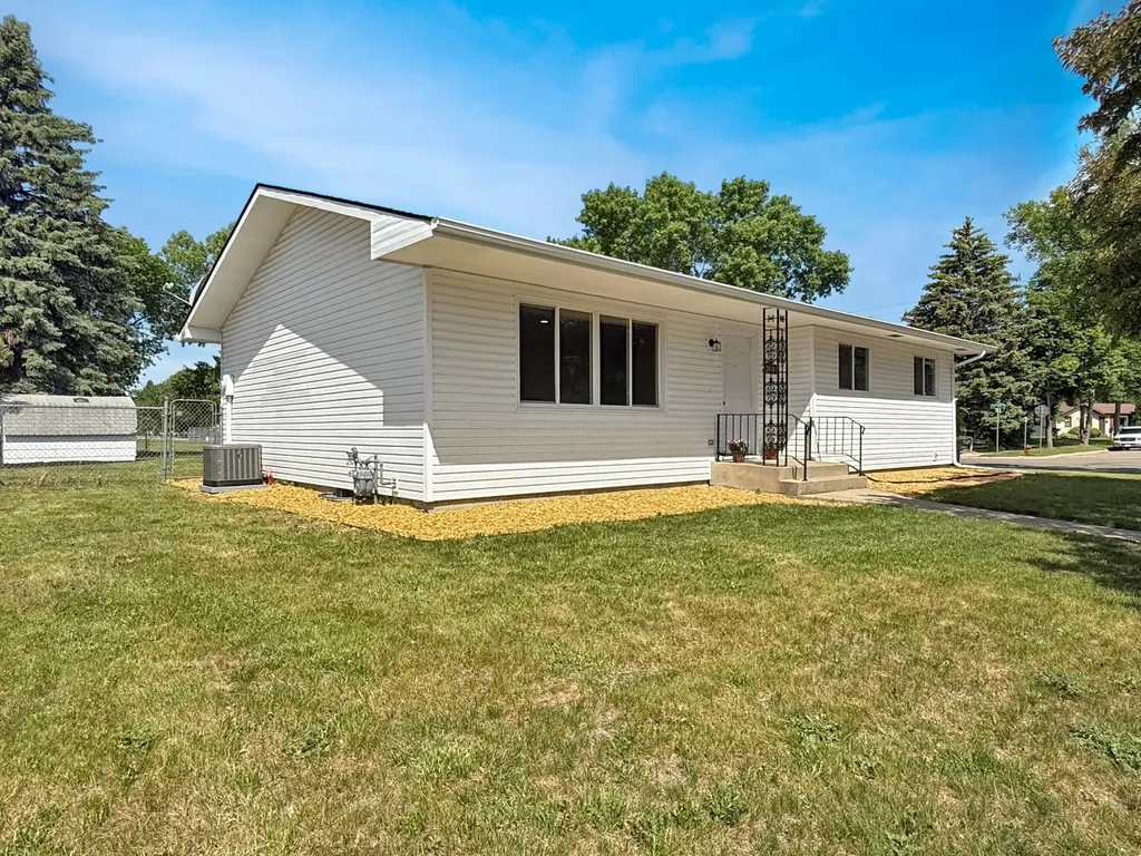 2403 18th Street S Moorhead MN 56560
