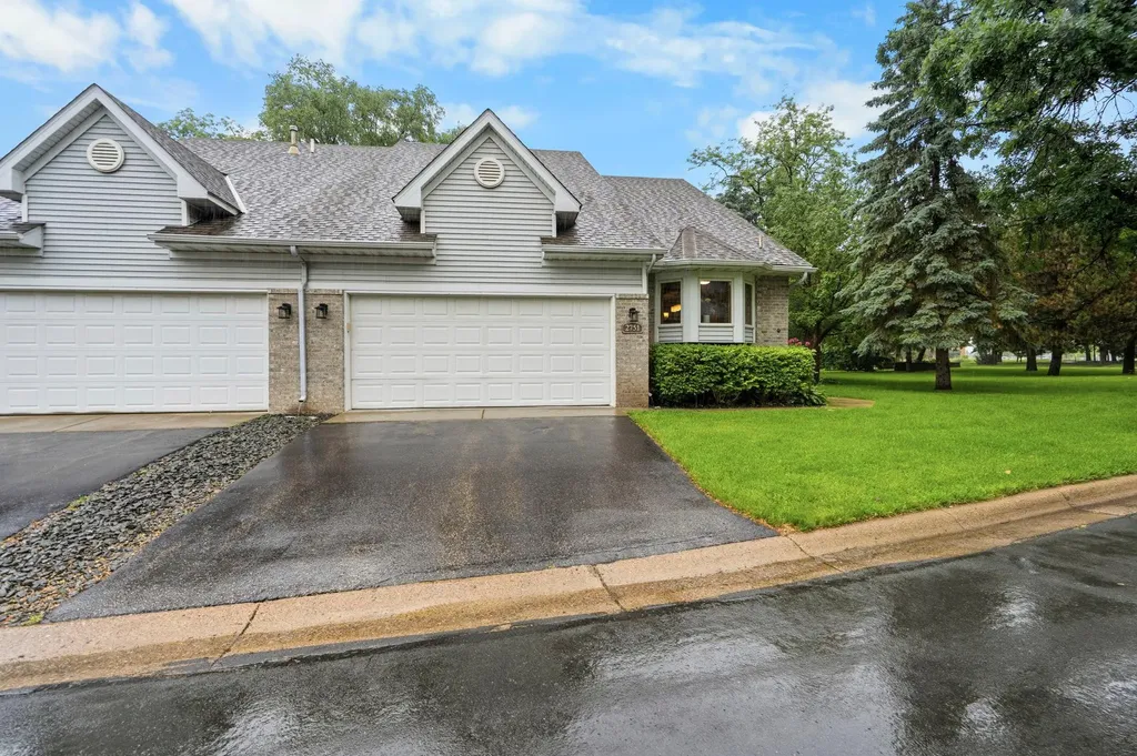2751 Rivers Bluff Lane Anoka MN 55303