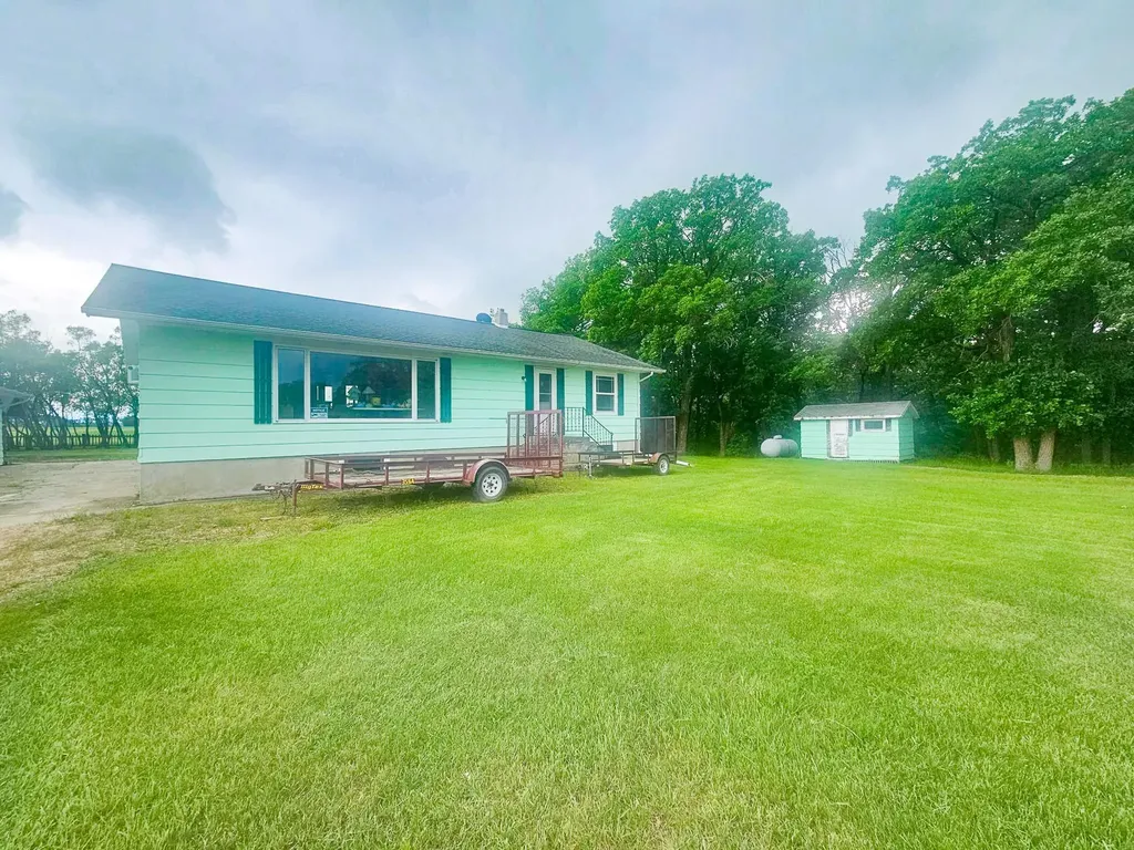 2617 State Highway 175 Hallock MN 56728