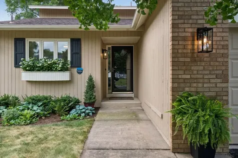 10441 Lee Drive Eden Prairie MN 55347