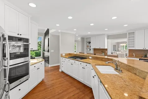 7011 Willow Creek Road Eden Prairie MN 55344
