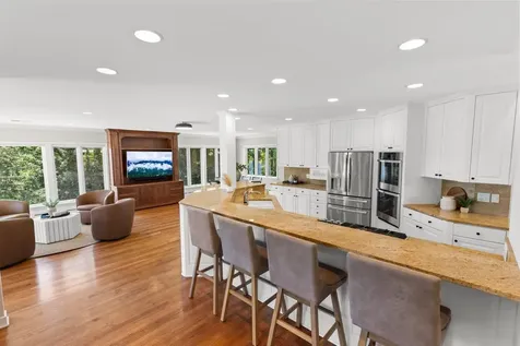 7011 Willow Creek Road Eden Prairie MN 55344