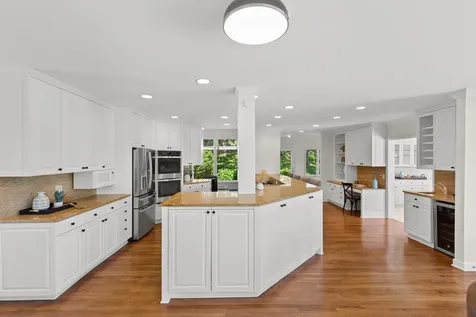 7011 Willow Creek Road Eden Prairie MN 55344