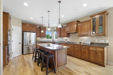 7372 Pine Tree Road Lakeville MN 55044
