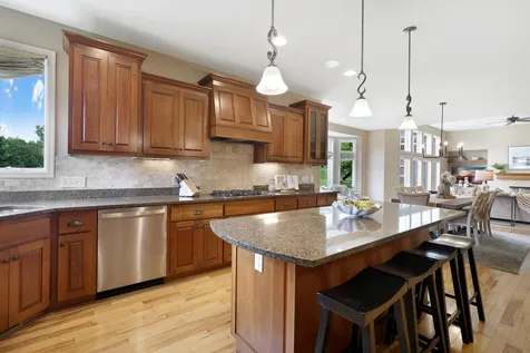 7372 Pine Tree Road Lakeville MN 55044