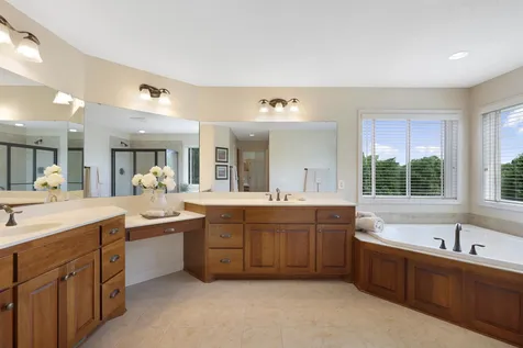 7372 Pine Tree Road Lakeville MN 55044