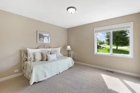 7372 Pine Tree Road Lakeville MN 55044
