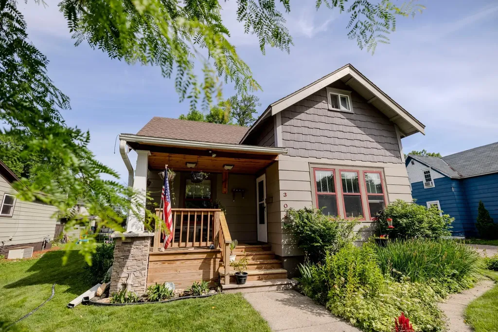 308 W 9th Street Morris MN 56267