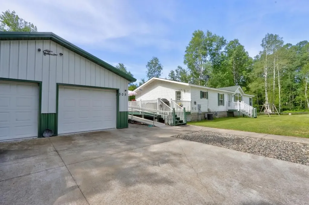 305 SW 30th Street Grand Rapids MN 55744