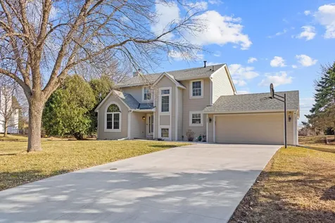 952 Moonlight Drive Woodbury MN 55125