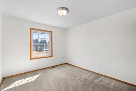952 Moonlight Drive Woodbury MN 55125