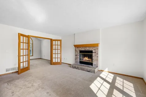 952 Moonlight Drive Woodbury MN 55125