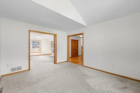 952 Moonlight Drive Woodbury MN 55125