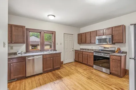 2427 Ilion Avenue N Minneapolis MN 55411