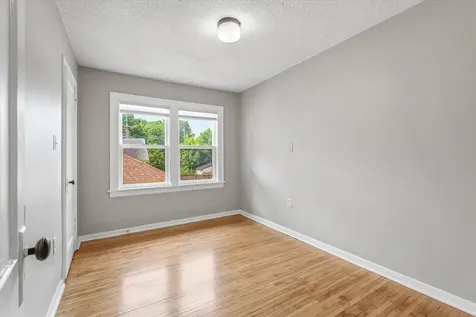 2427 Ilion Avenue N Minneapolis MN 55411