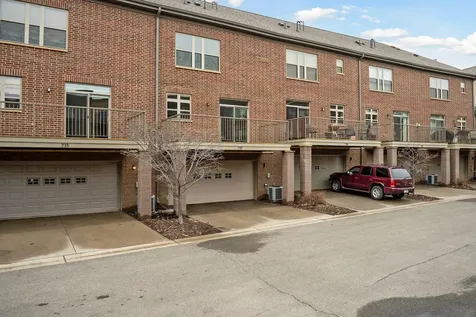 741 Victoria Street S Saint Paul MN 55102