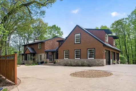 19055 Ridgewood Road Deephaven MN 55391