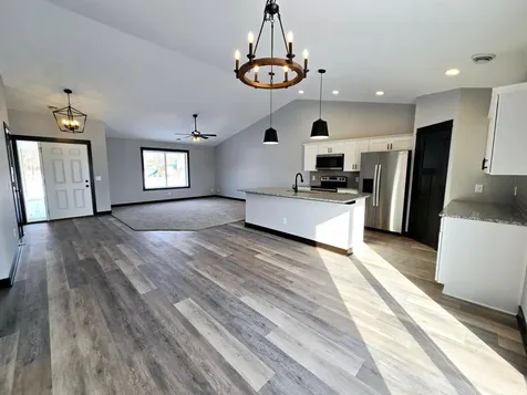 867 Goves Way Madelia MN 56062