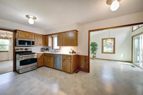 8930 23rd Avenue N Golden Valley MN 55427