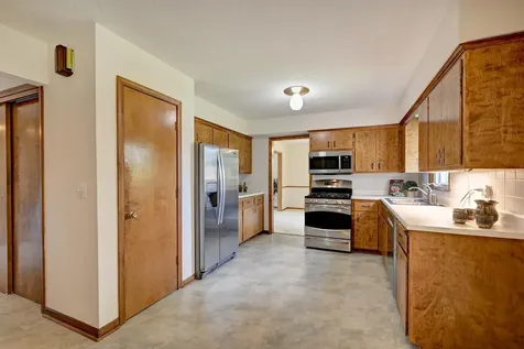 8930 23rd Avenue N Golden Valley MN 55427