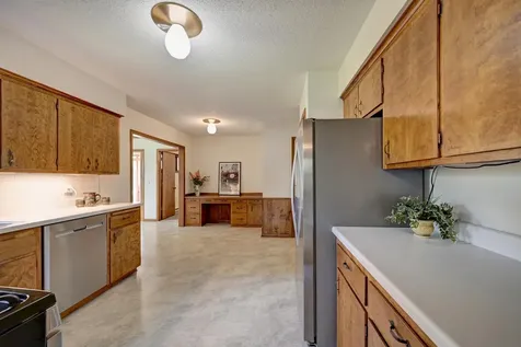 8930 23rd Avenue N Golden Valley MN 55427