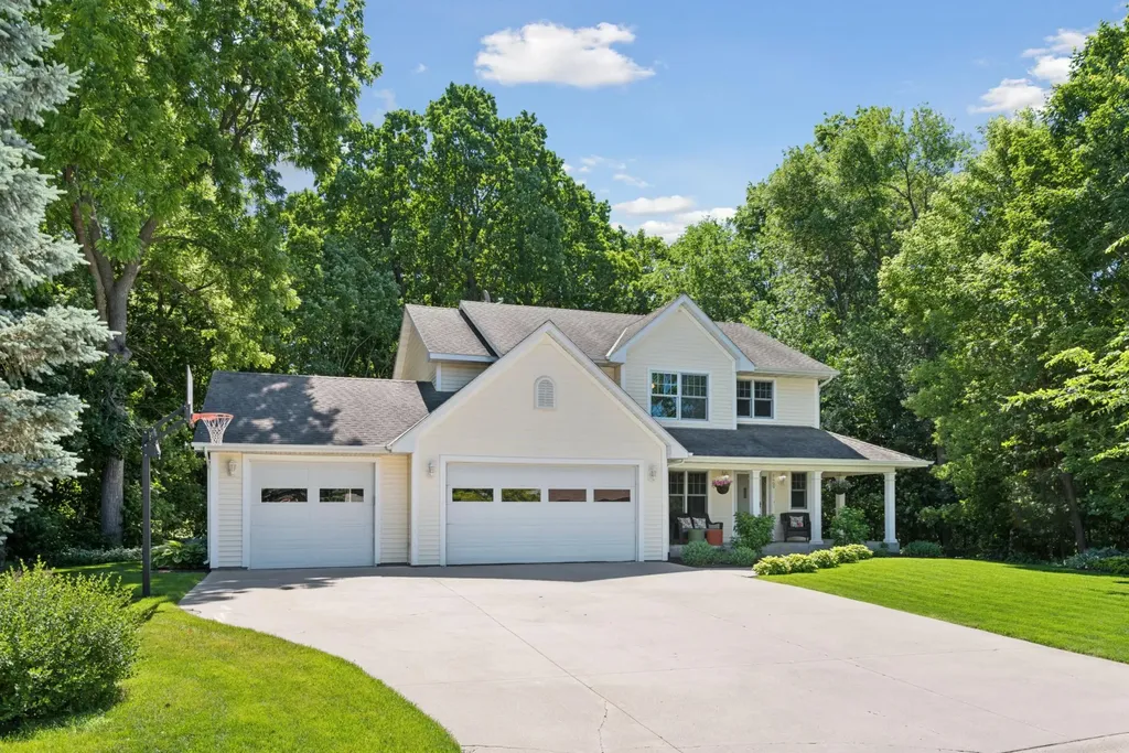 8469 Woodland Curve Saint Bonifacius MN 55375
