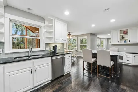 8469 Woodland Curve Saint Bonifacius MN 55375