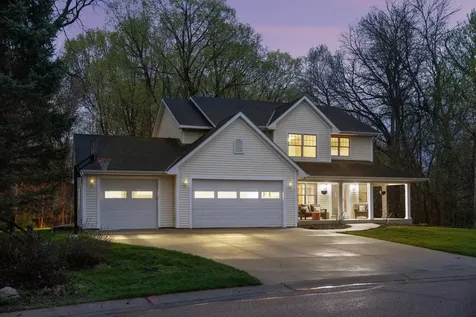 8469 Woodland Curve Saint Bonifacius MN 55375
