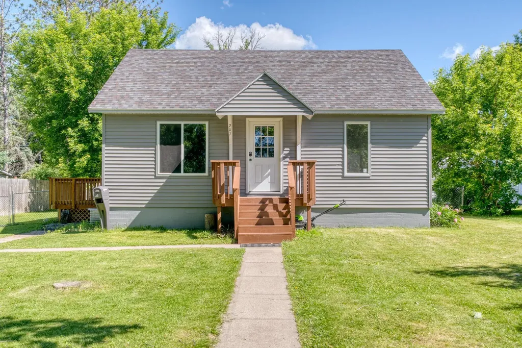 207 NE 7th Street Grand Rapids MN 55744