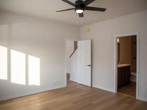 4866 Decorah Way S Fargo ND 58104