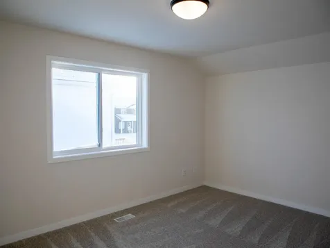 4866 Decorah Way S Fargo ND 58104