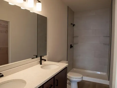 4866 Decorah Way S Fargo ND 58104