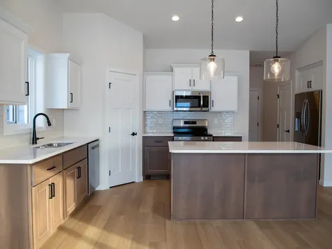 4866 Decorah Way S Fargo ND 58104