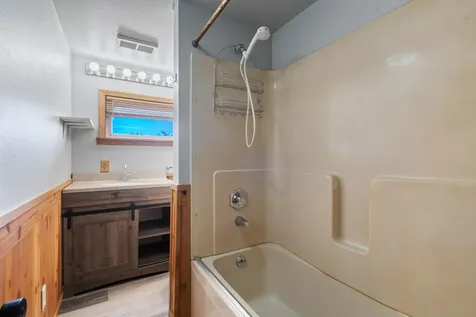 15 Vermillion Street Carlton MN 55718